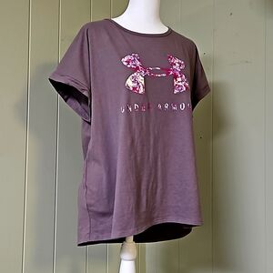 Like-new Under Armor tee